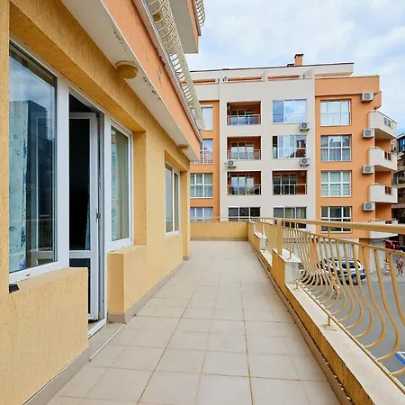 Apartment лазур с безплатен паркинг *